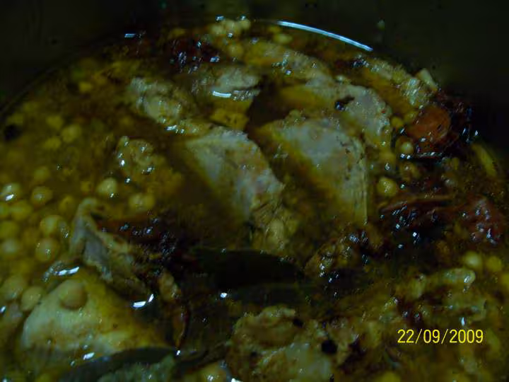 Un peu sombre ma photo pois chiches aux lardons et porc fermier