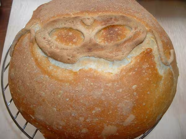 Miche de carnaval juste apres cuisson