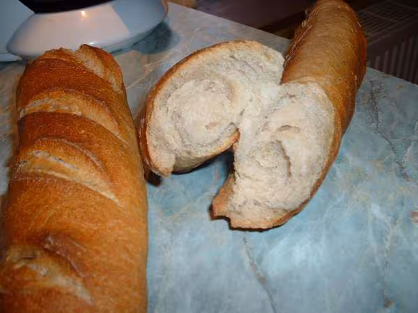 Mie baguette roulee