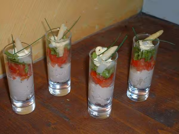 Mousse de thon en verres