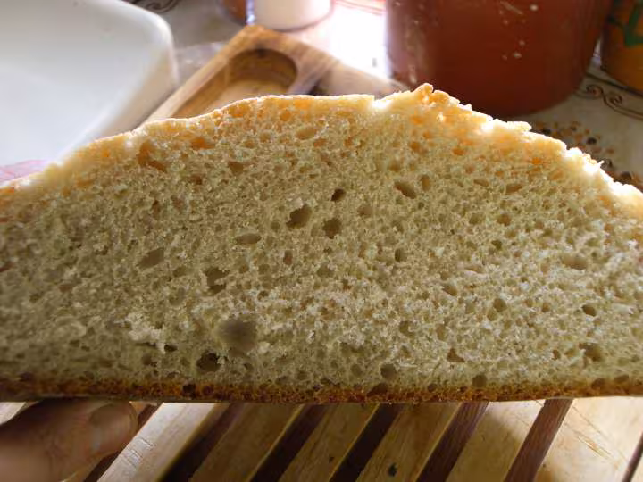 Pain cocotte sur poolish coupe