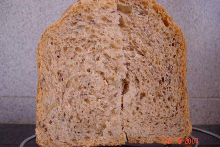 Coupe du pain aux cereales