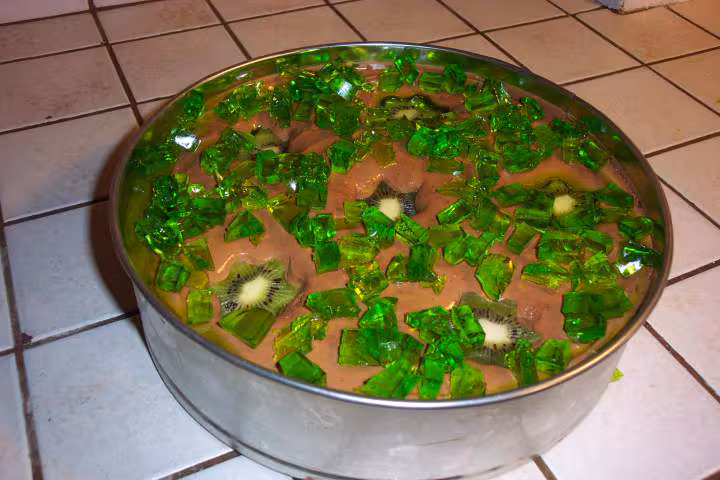 Gelee au kiwi mousse au chocolat