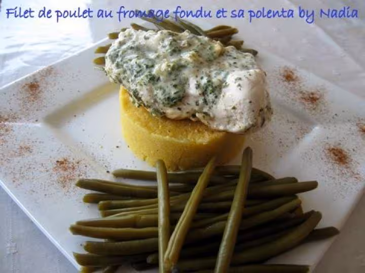 Filet de poulet au fromage fondu et sa polenta