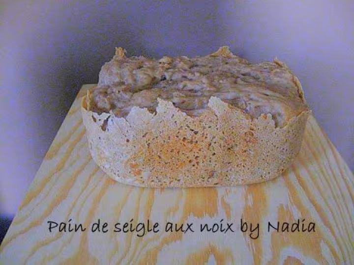Pain de seigle aux noix