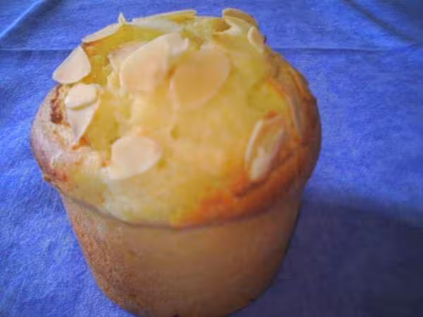 Brioche creme d amande une en gros