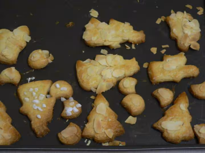 Biscuits sapins proposes par cococitron