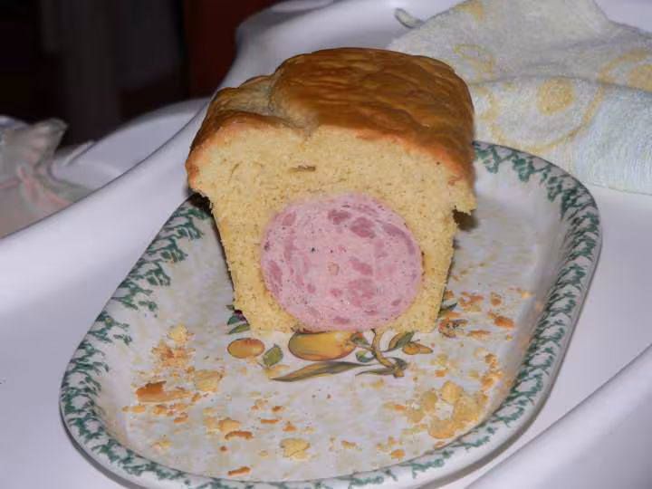 Saucisson brioche en coupe
