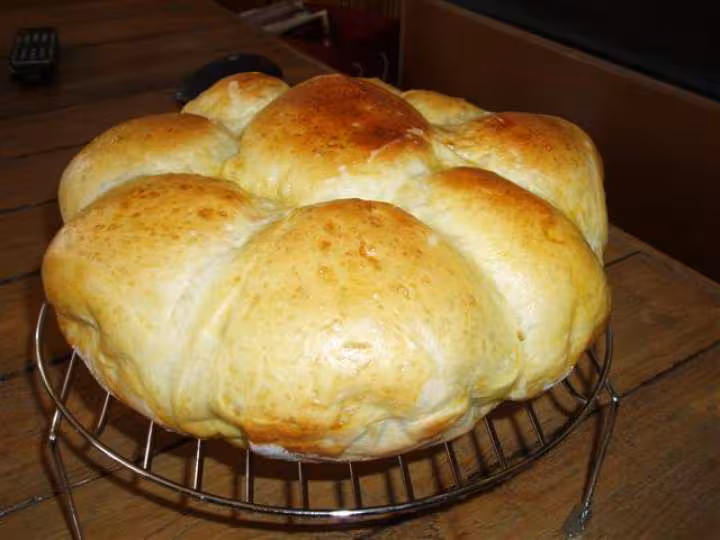 Brioche marguerite sortie du four