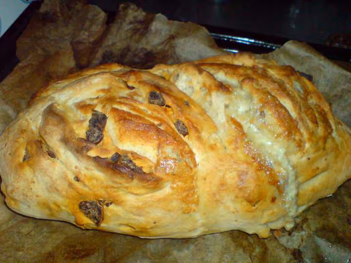 Pain au saucisson et au bleu