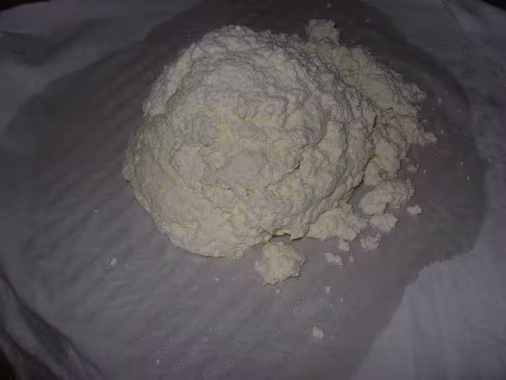 Le caille egoutte grossierement