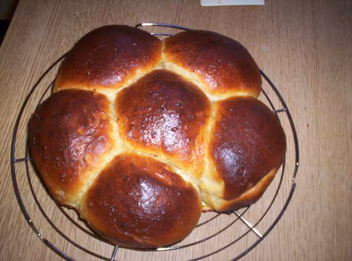 Brioche du peche aux noisettes