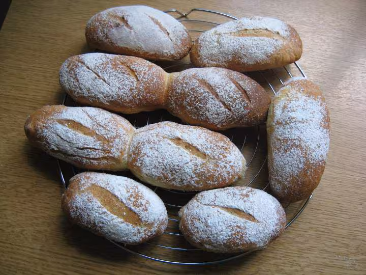 Petits pains a la semoule et levain