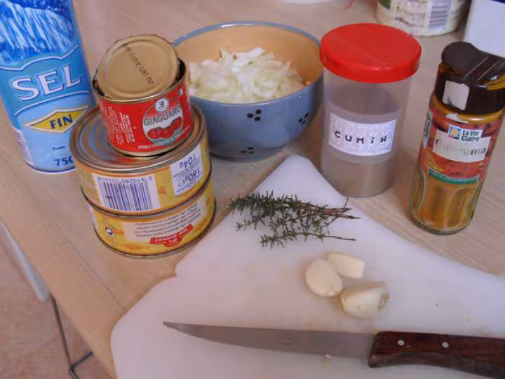 Ingredients sauce thon