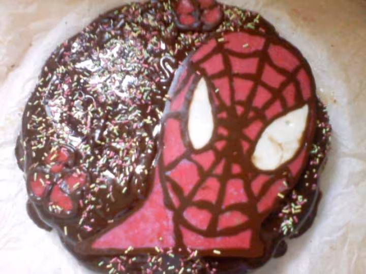 Gateau d anniv spiderman en chocolat