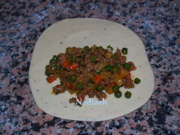 Chaussons a la viande hachee