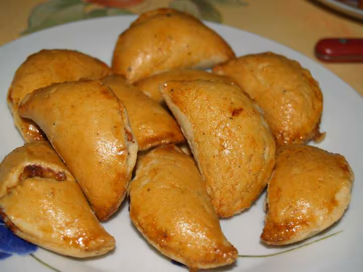 Chaussons au thon oeufs et fromage frais