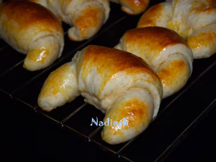 Croissants a la compote de pommes et chocolat