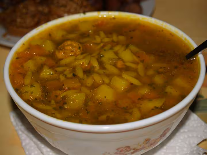 Soupe boulettes de viande hachee de dinde pdt carottes et langues d oiseau