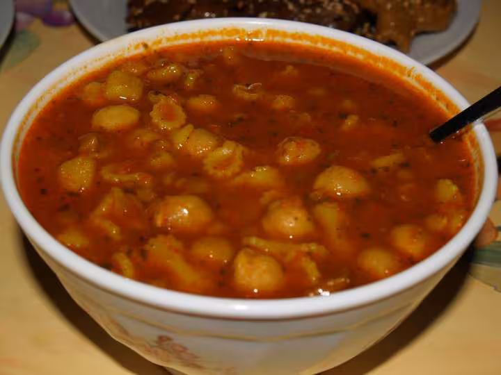 Soupe de poivrons grilles carotte pdt pois chiches lemtilles et pates
