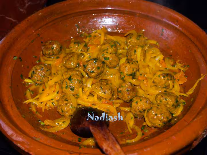 Tajine boulettes de viande hachee pdt carottes et petits pois