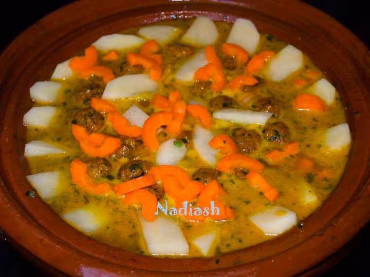 Tajine boulettes de viande hachee pdt carottes et petits pois