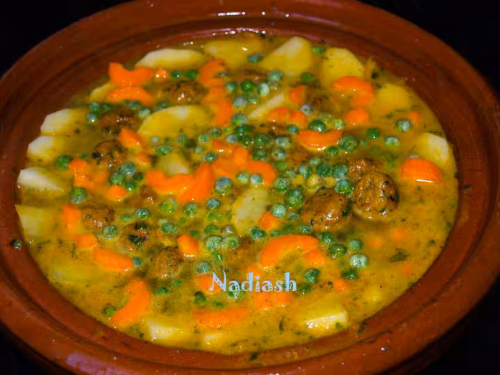 Tajine boulettes de viande hachee pdt carottes et petits pois