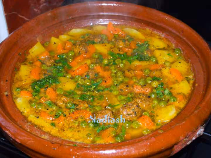 Tajine boulettes de viande hachee pdt carottes et petits pois