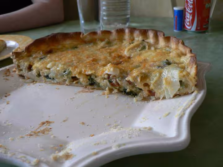 Quiche poireaux chorizo coupee