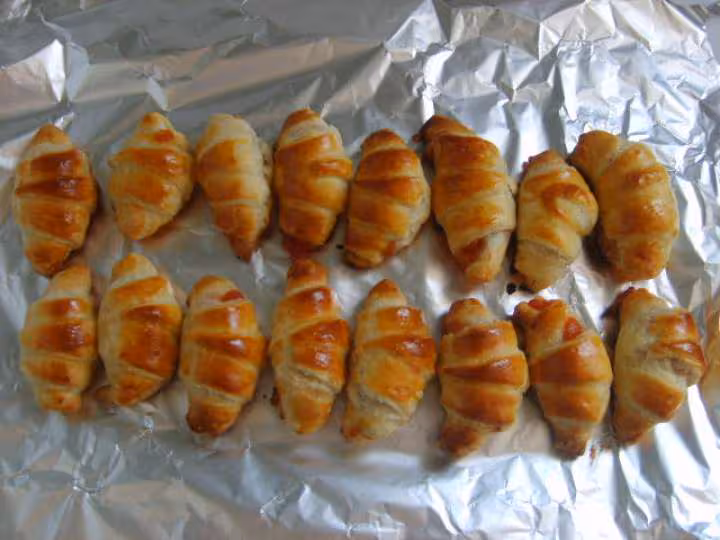 Mini croissants apero lardon ketchup gruyere et aussi au chorizo