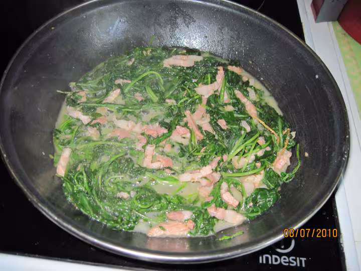 1 2 bageutte de roquette et lardons a la vinaigrette