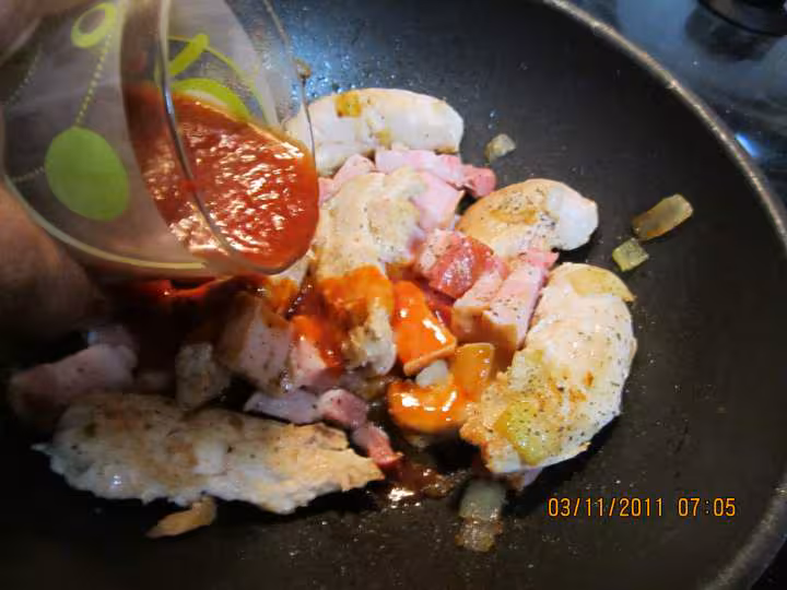 Aiguillettes de poulet a la sauce madere