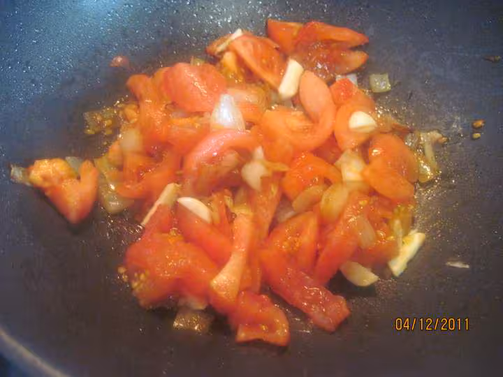 Aiguillettes de poulet a la sauce tomate basilic