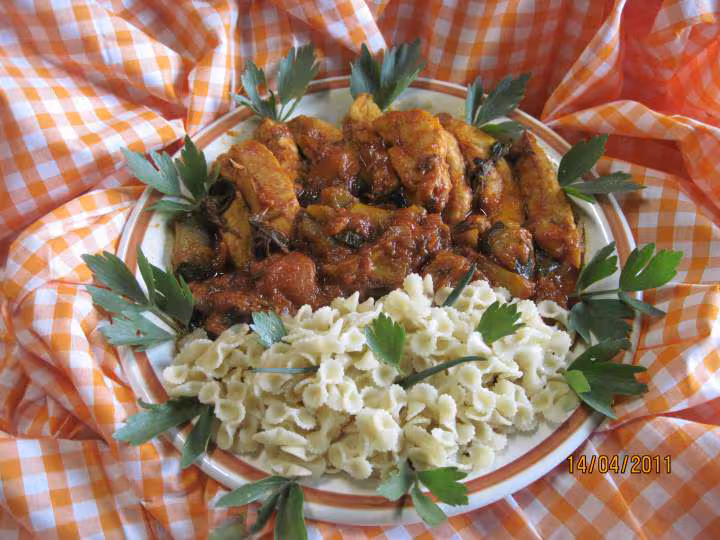 Aiguillettes de poulet en sauce legumes