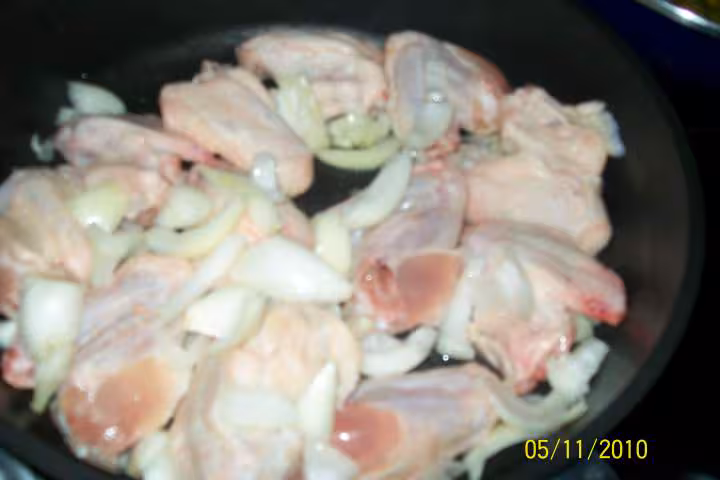 Ails de poulets aux legumes