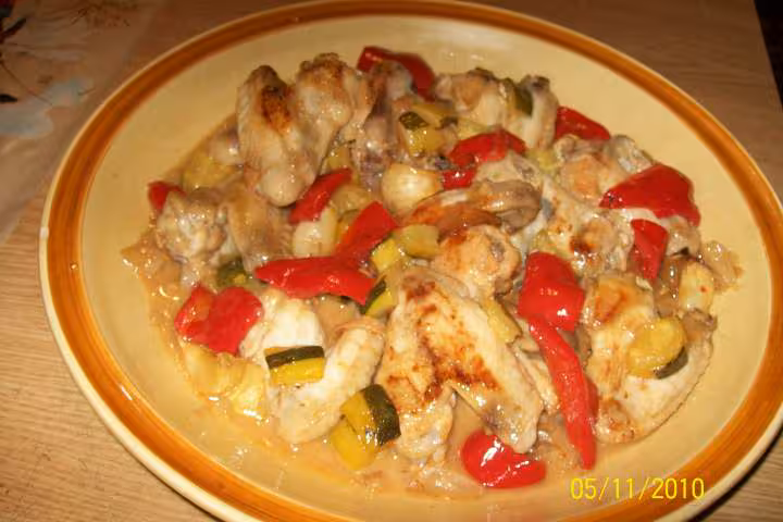 Ails de poulets aux legumes