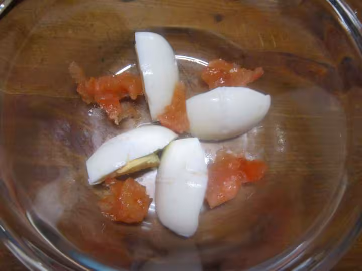 Anchois crevettes legumes oeuf en geles