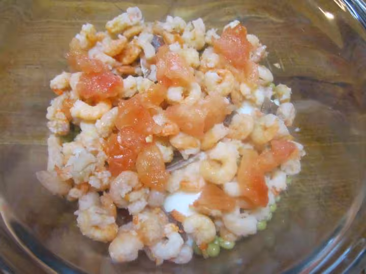 Anchois crevettes legumes oeuf en geles