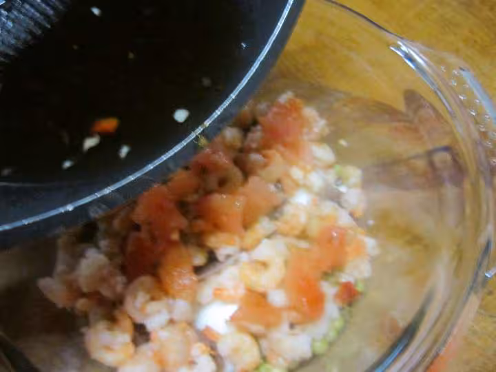 Anchois crevettes legumes oeuf en geles