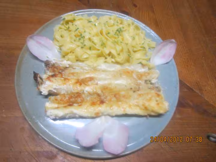 Asperges blanches a la creme fraiche gratinees
