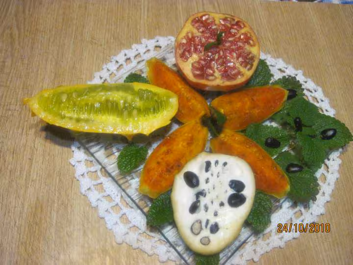 Assiettes aux fruits exotiques