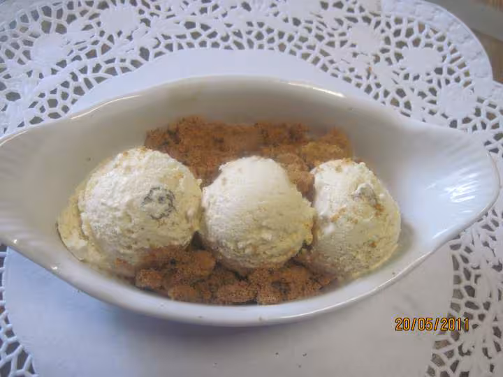 Bateaux de glace vanille cerises biscuits speculos