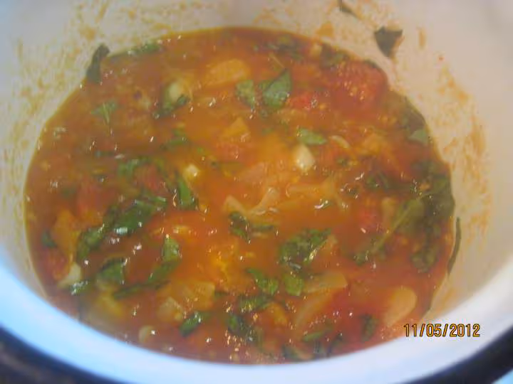 Blancs de calamar saute sauce tomate basilic