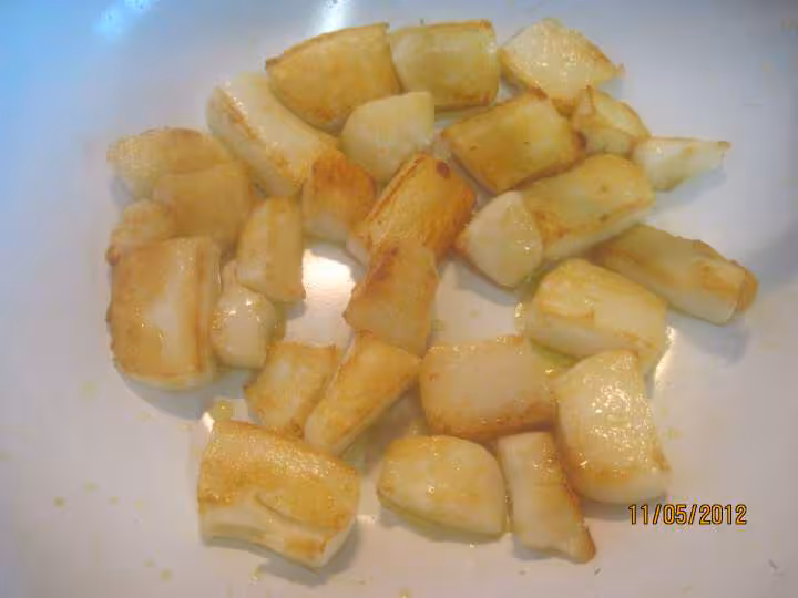 Blancs de calamar saute sauce tomate basilic