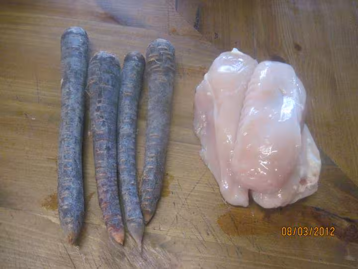 Blancs de poulet au carottes violettes