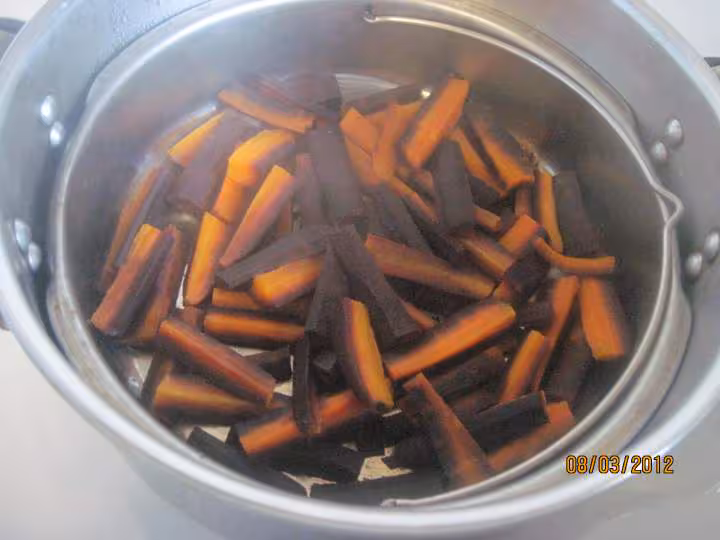 Blancs de poulet au carottes violettes