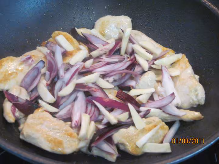 Blancs de poulet aux cocktail de champignons