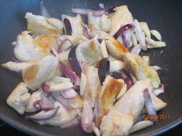 Blancs de poulet aux cocktail de champignons