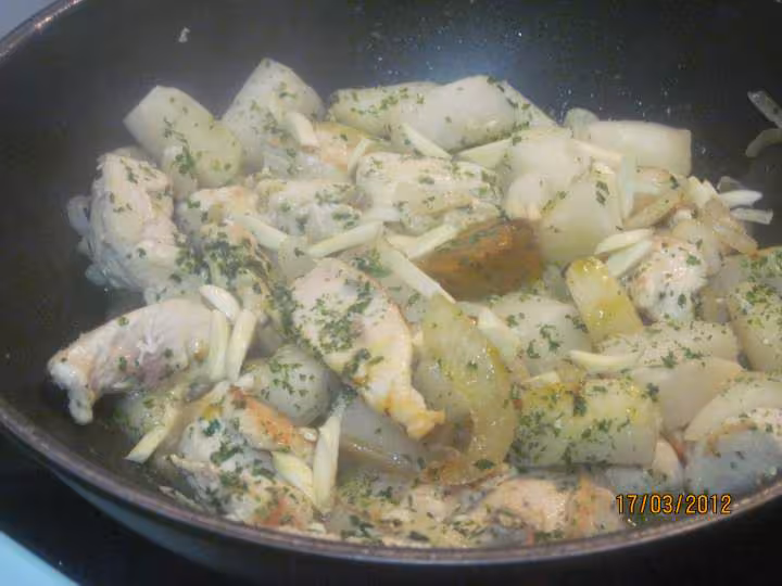 Blancs de poulet aux navets et champignons