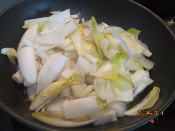 Blancs de seiche au endive sauce curry